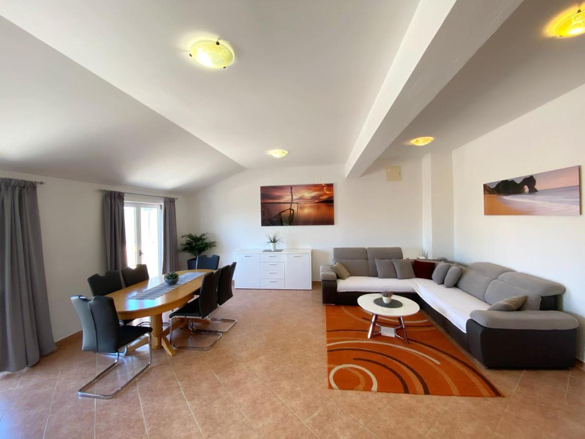Apartments Saric Biograd Na Moru Exteriör bild