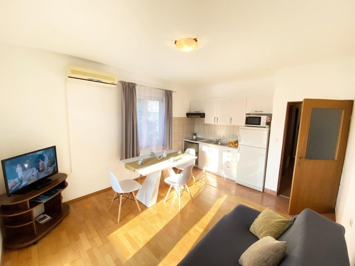 Apartments Saric Biograd Na Moru Exteriör bild