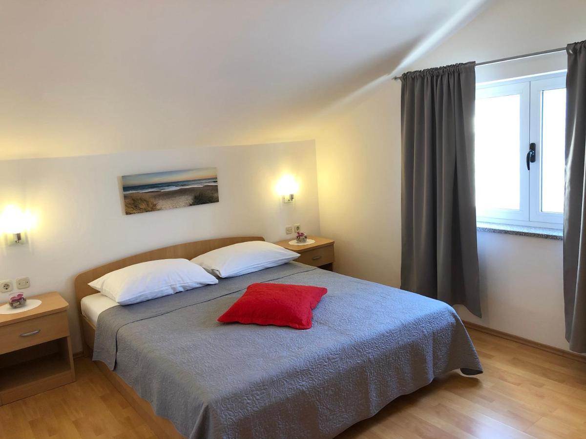 Apartments Saric Biograd Na Moru Exteriör bild