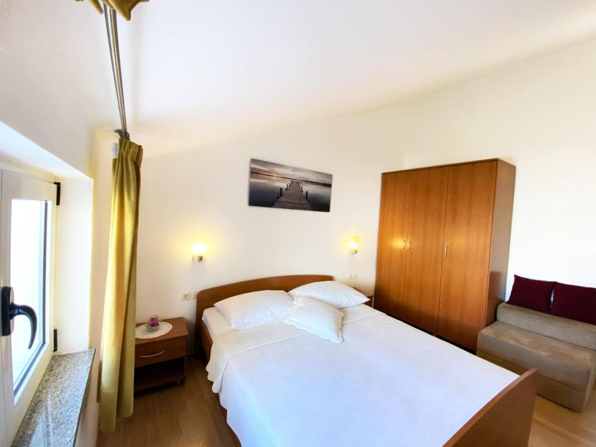 Apartments Saric Biograd Na Moru Exteriör bild