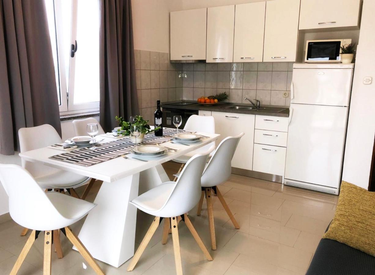 Apartments Saric Biograd Na Moru Exteriör bild